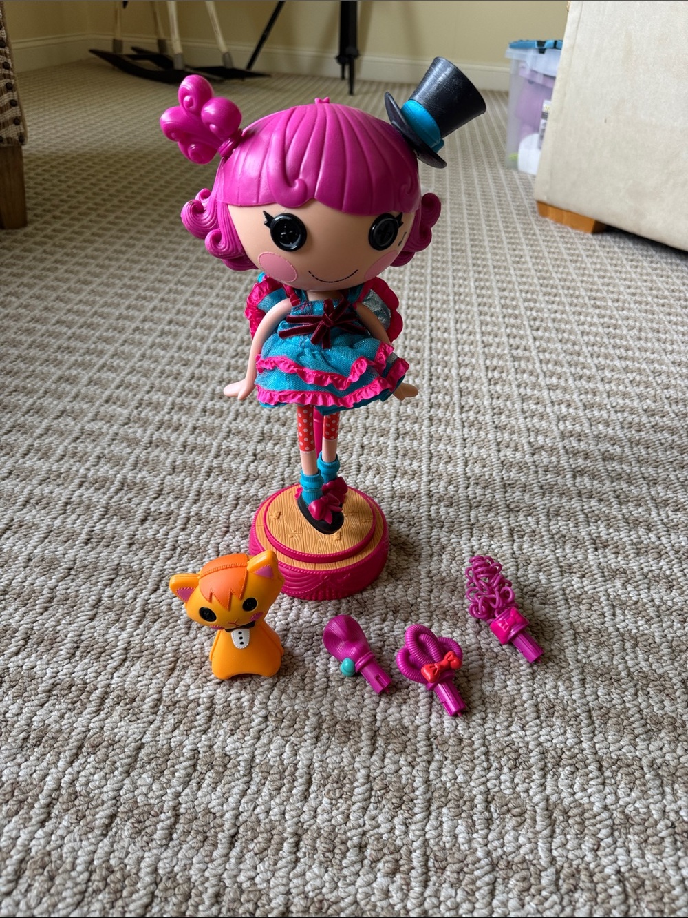 La la loop at talking dancing doll